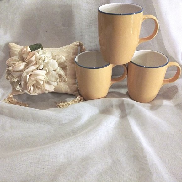 Nancy Calhoun Fusion Mugs in Honey Sapphire - Picture 9 of 11